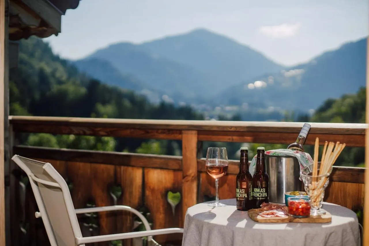 Ferme A Jules - Stunning Farmhouse Sleeps Up To 26 Montriond