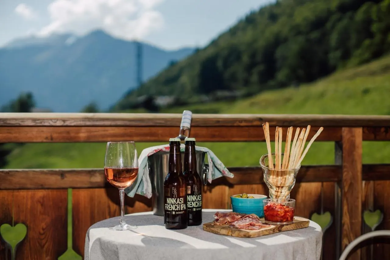 Ferme A Jules - Stunning Farmhouse Sleeps Up To 26 Montriond Chalet