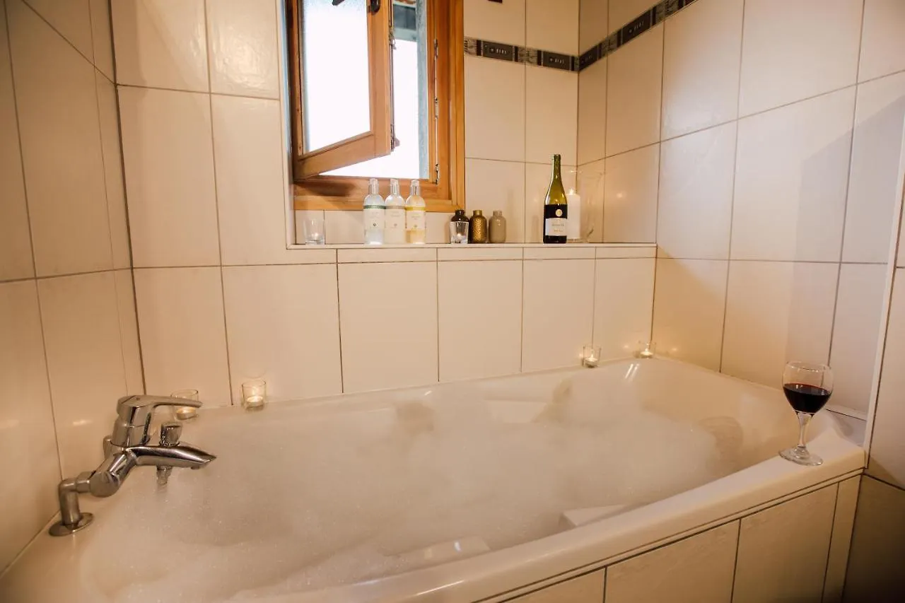 Chalet Ferme A Jules - Stunning Farmhouse Sleeps Up To 26 Montriond France