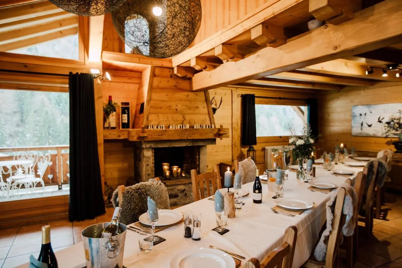 Ferme A Jules - Stunning Farmhouse Sleeps Up To 26 Montriond Chalet