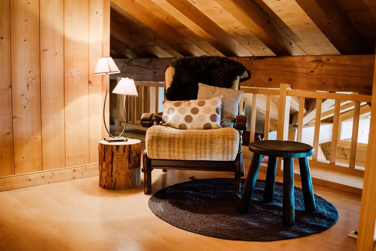 Chalet Ferme A Jules - Stunning Farmhouse Sleeps Up To 26 Montriond France