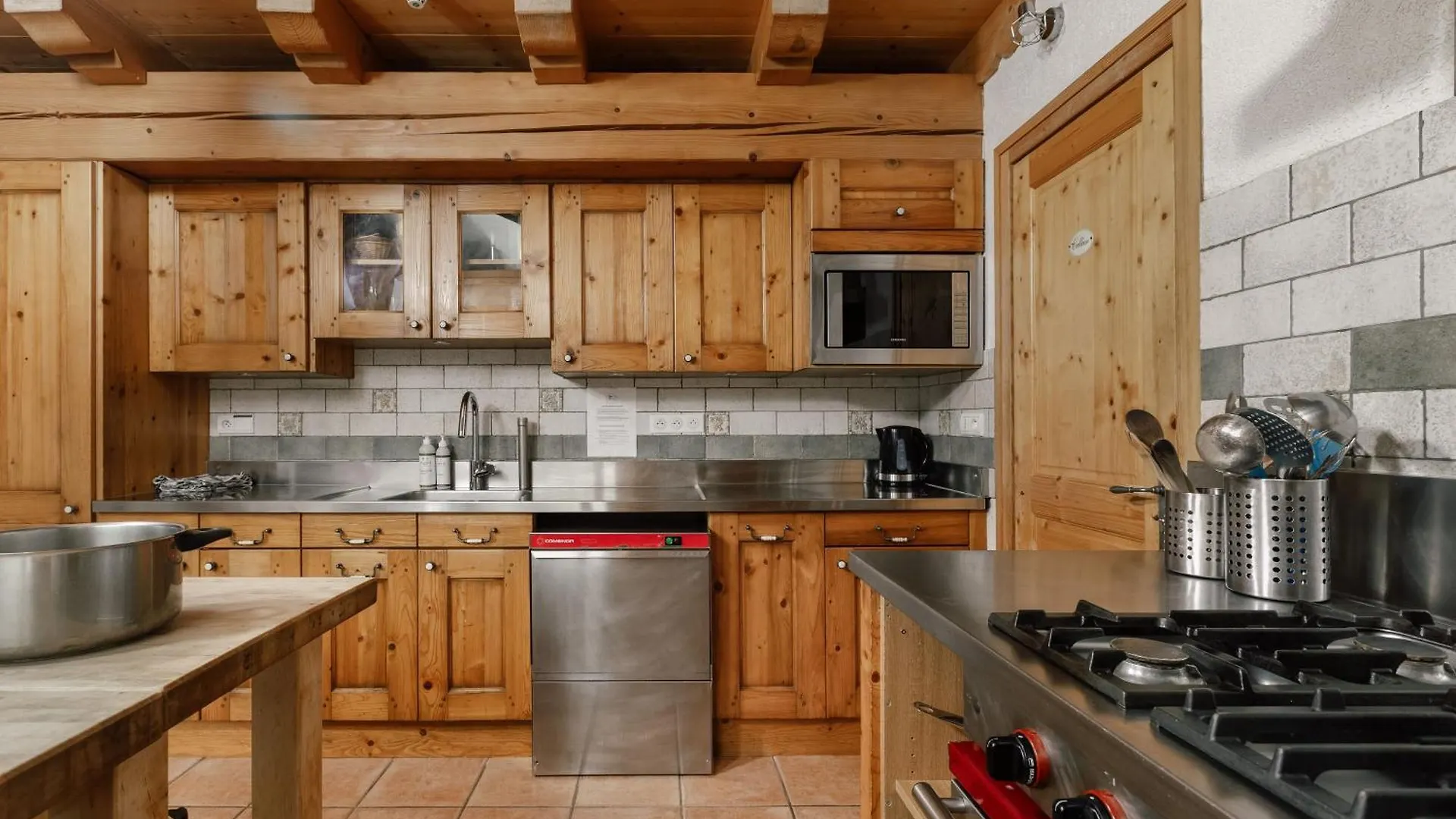 Ferme A Jules - Stunning Farmhouse Sleeps Up To 26 Montriond France